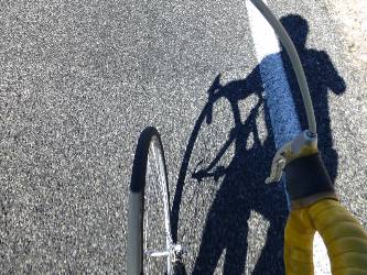 wdv-2013-bike-day1-5-shadow biking.jpg (478207 bytes)